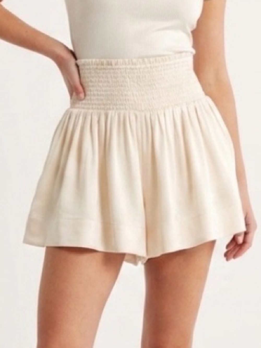 NWT TCEC High Waist Ivory Silky Smocked Shorts in Size Small